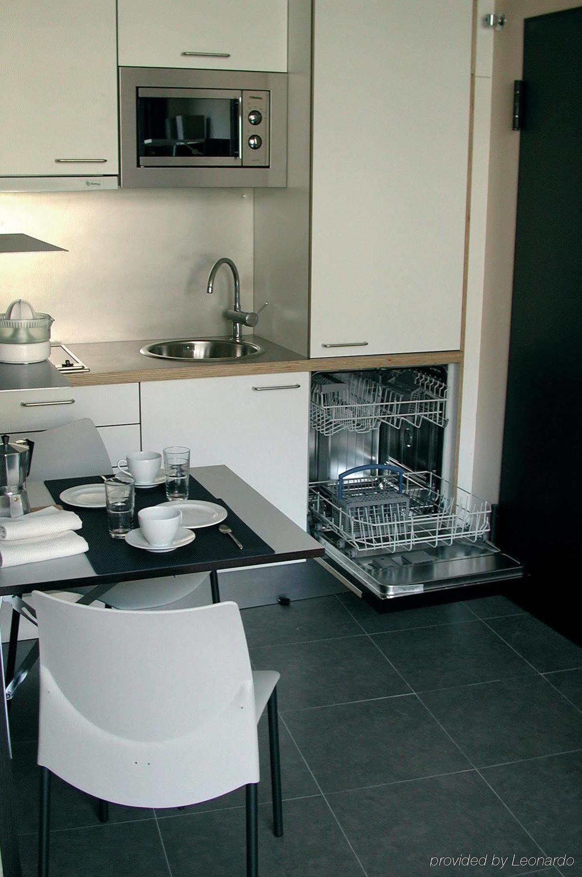 Aparthotel Allada 3* Барселона Екстериор снимка