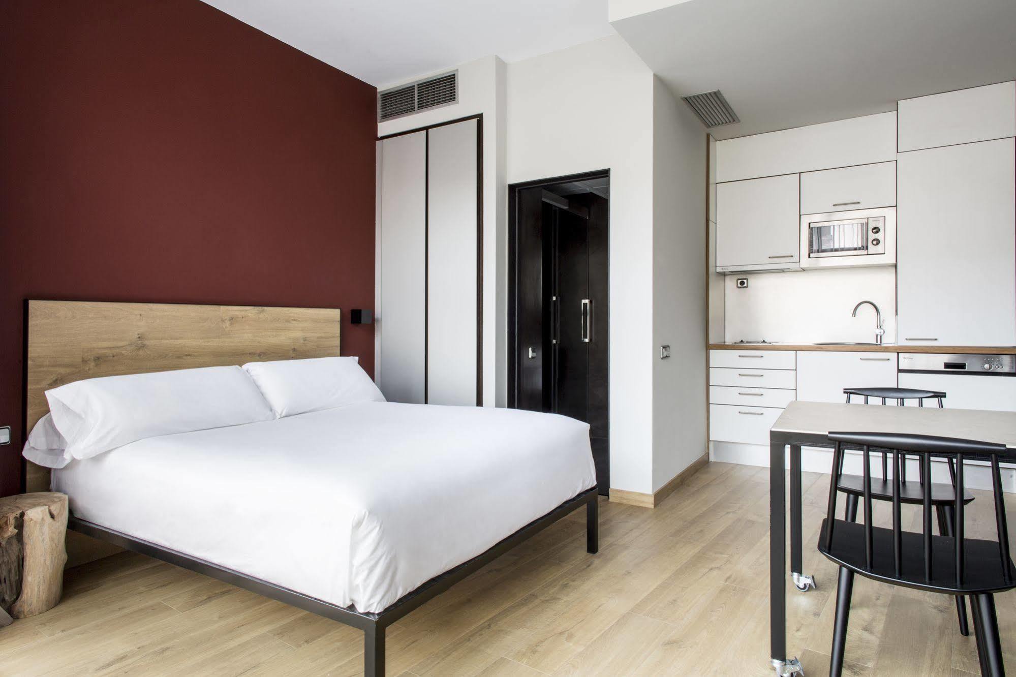 Aparthotel Allada 3* Барселона Екстериор снимка